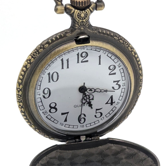 Harry Potter Slytherin NEW Gift Pocket Watch Hogwarts House Wizard - Picture 2 of 7